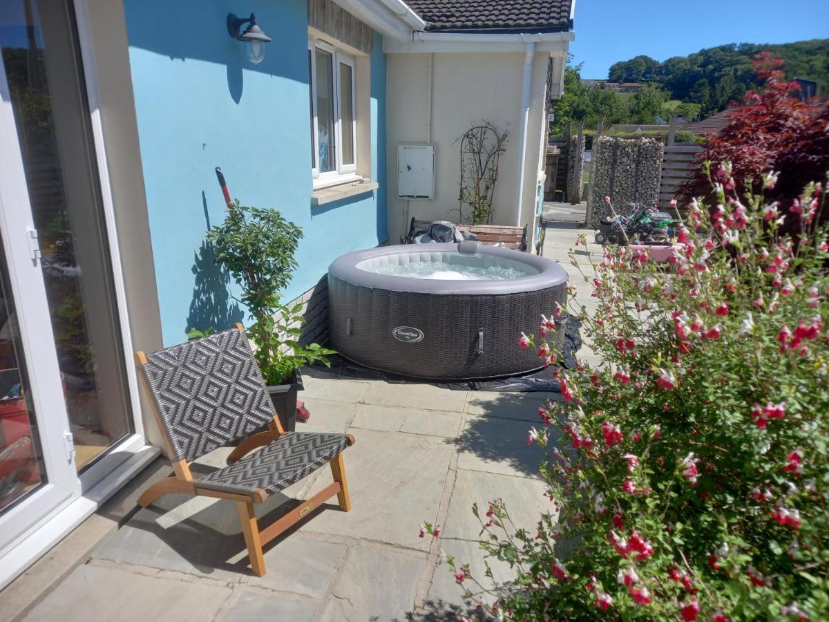 Ferienwohnung No 9 Manor Way Carmarthen Exterior foto