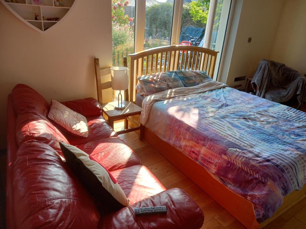 Ferienwohnung No 9 Manor Way Carmarthen Exterior foto